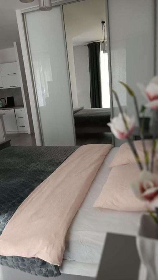 Apartment Z Ogrodkiem Na Warszawskiej Woli Варшава Экстерьер фото