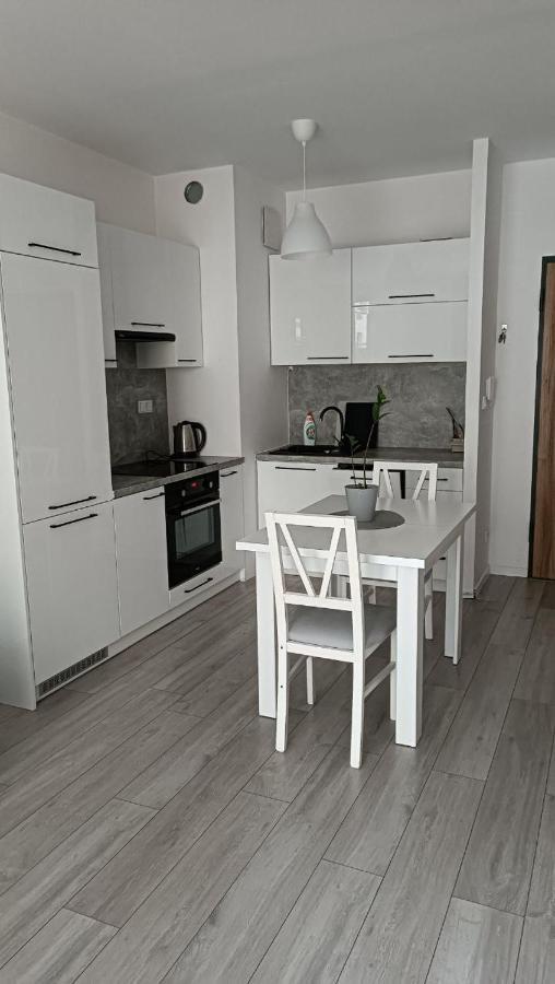Apartment Z Ogrodkiem Na Warszawskiej Woli Варшава Экстерьер фото
