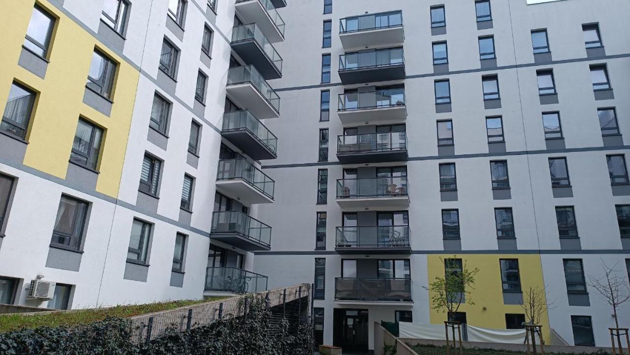 Apartment Z Ogrodkiem Na Warszawskiej Woli Варшава Экстерьер фото